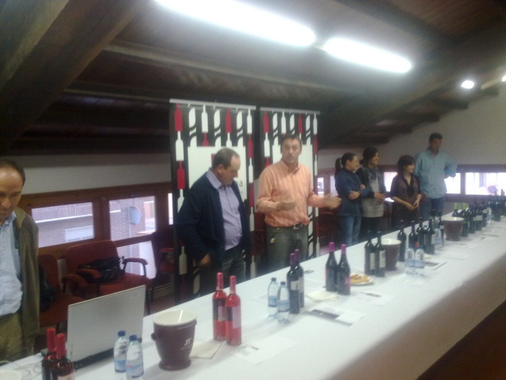 Apertura de la cata por parte de Juan Manuel Gonzalvo y el presidente de la DO Utiel-Requena